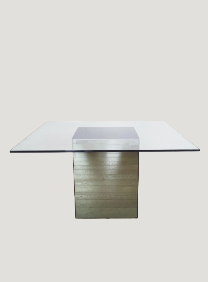 Dining table designed by Nanda Vigo